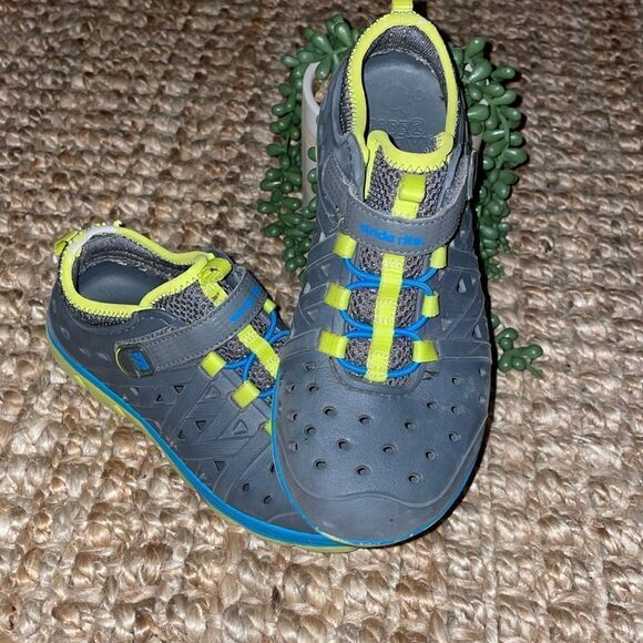 Stride Rite phibian summer water shoes - Picture 1 of 9